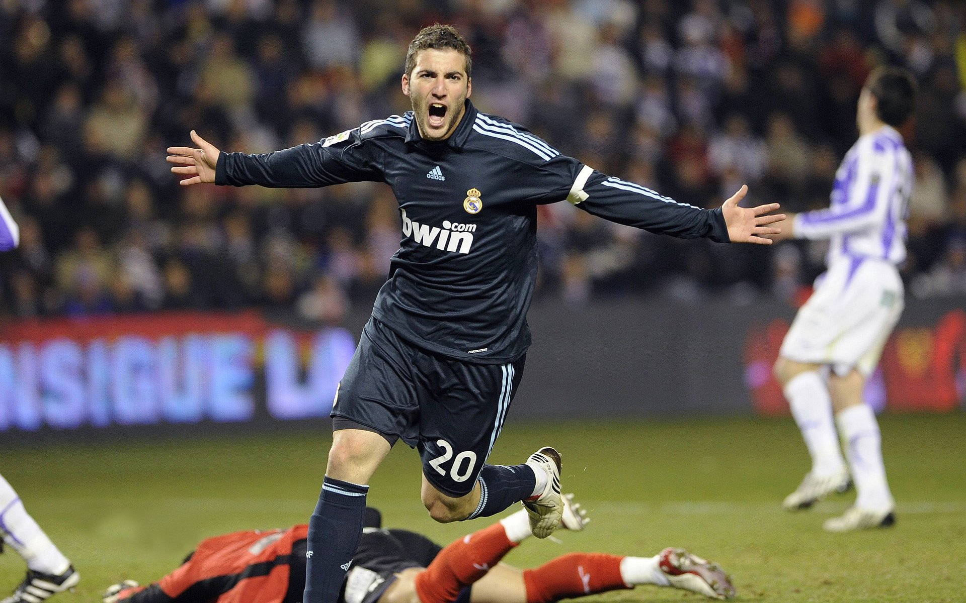 塞维利亚延续佳绩，争夺西甲欧战资格