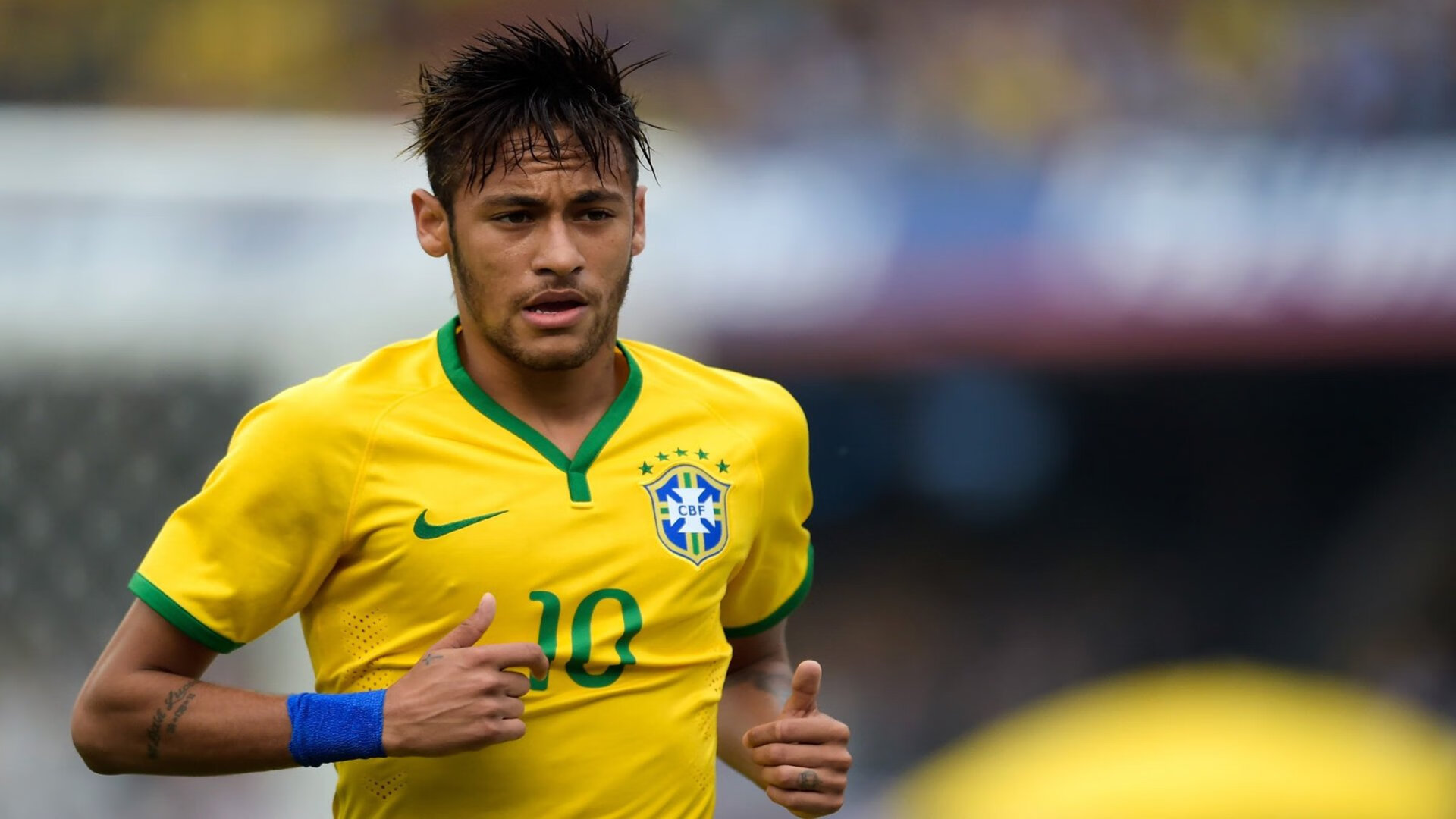 核心球员状态回暖连续三场比赛制造关键进球机会，球队核心穿几号